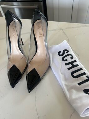 Sz 8 Chic Schutz Clear Heels